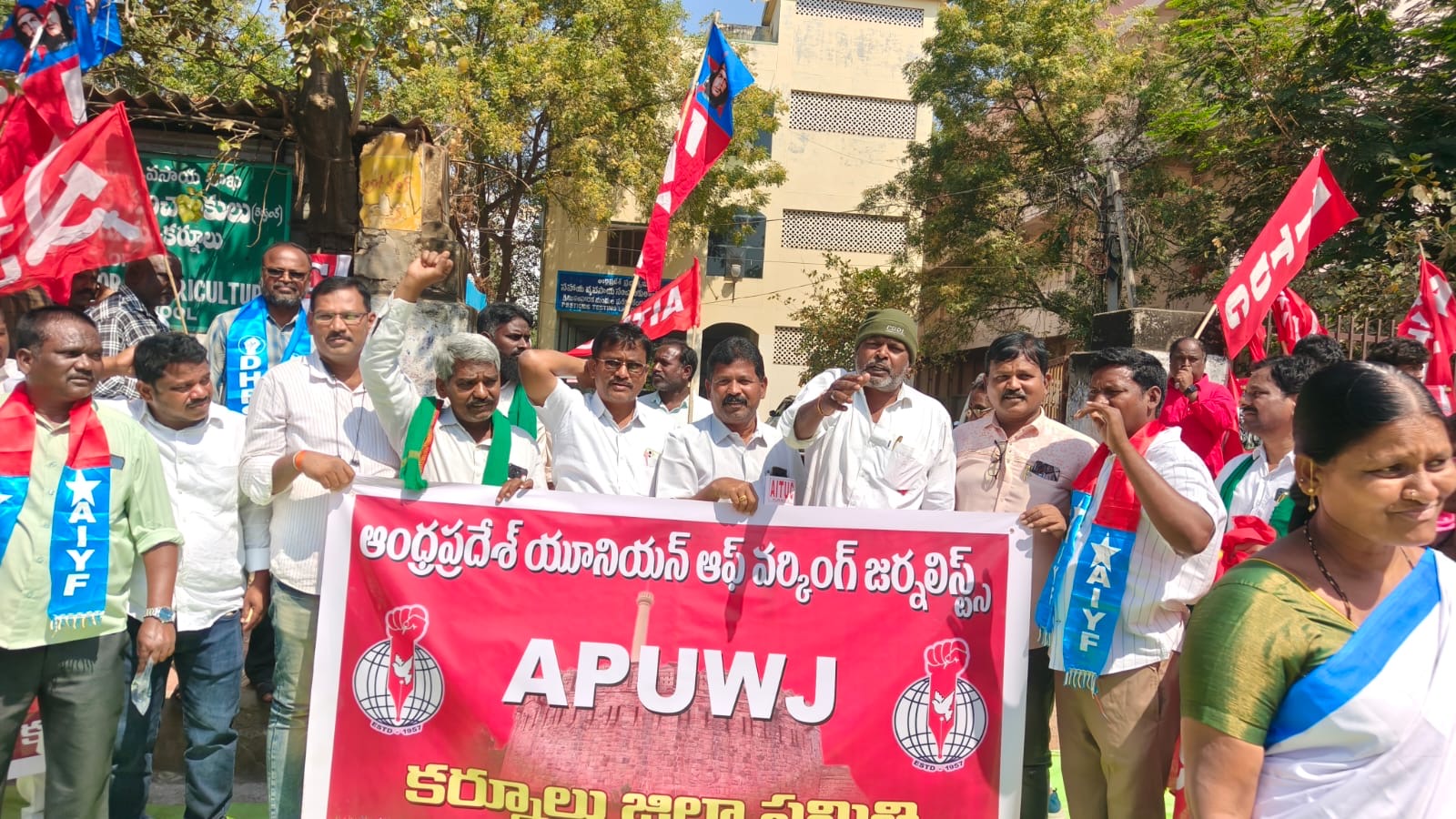 5e8b15b1-ecf4-4f84-bd63-2ab8bb431f4b