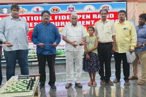 నంద్యాలలో అంతర్జాతీయ ఫిడే రేటింగ్ రాపిడ్ చెస్ టోర్నమెంట్ ప్రారంభం