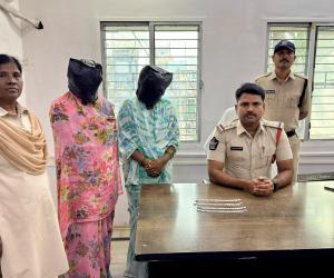 నంద్యాల హెచ్ఎమ్ జ్యూవెలర్స్ షాపులో వెండి పట్టీలు దొంగతనం చేసిన ఇద్దరు మహిళలు అరెస్ట్