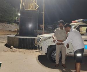 రోడ్డు ప్రమాదాల నివారణకు ‘స్టాప్‌ - వాష్‌ అండ్‌ గో’ కార్యక్రమం.